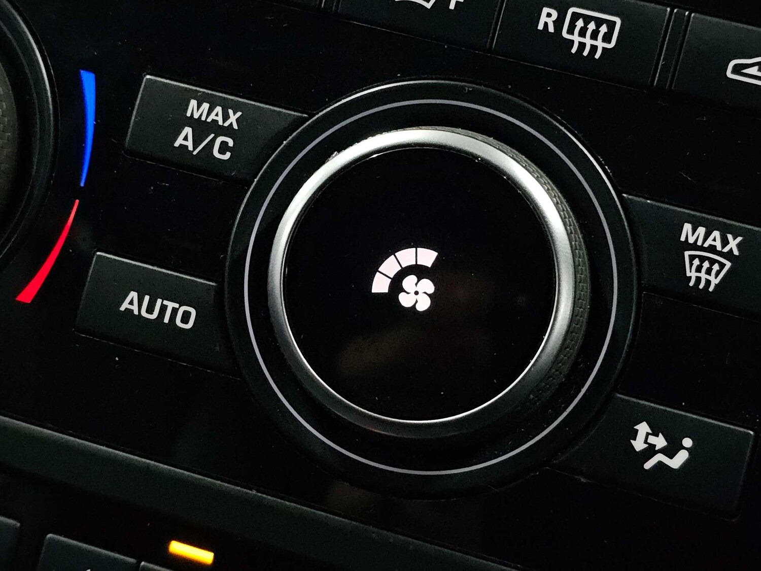 Used Land Rover Discovery Sport 2016 for sale - 77905834: Photo 48