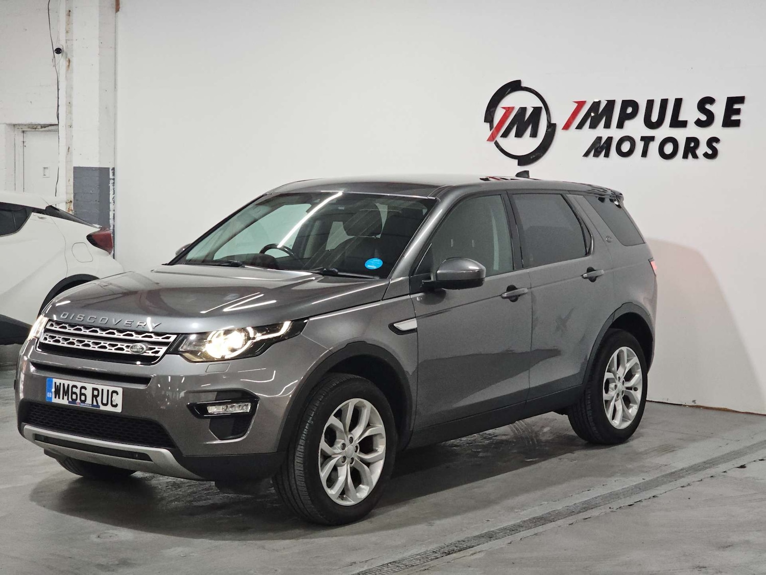 Used Land Rover Discovery Sport 2016 for sale - 77905834: Photo 5