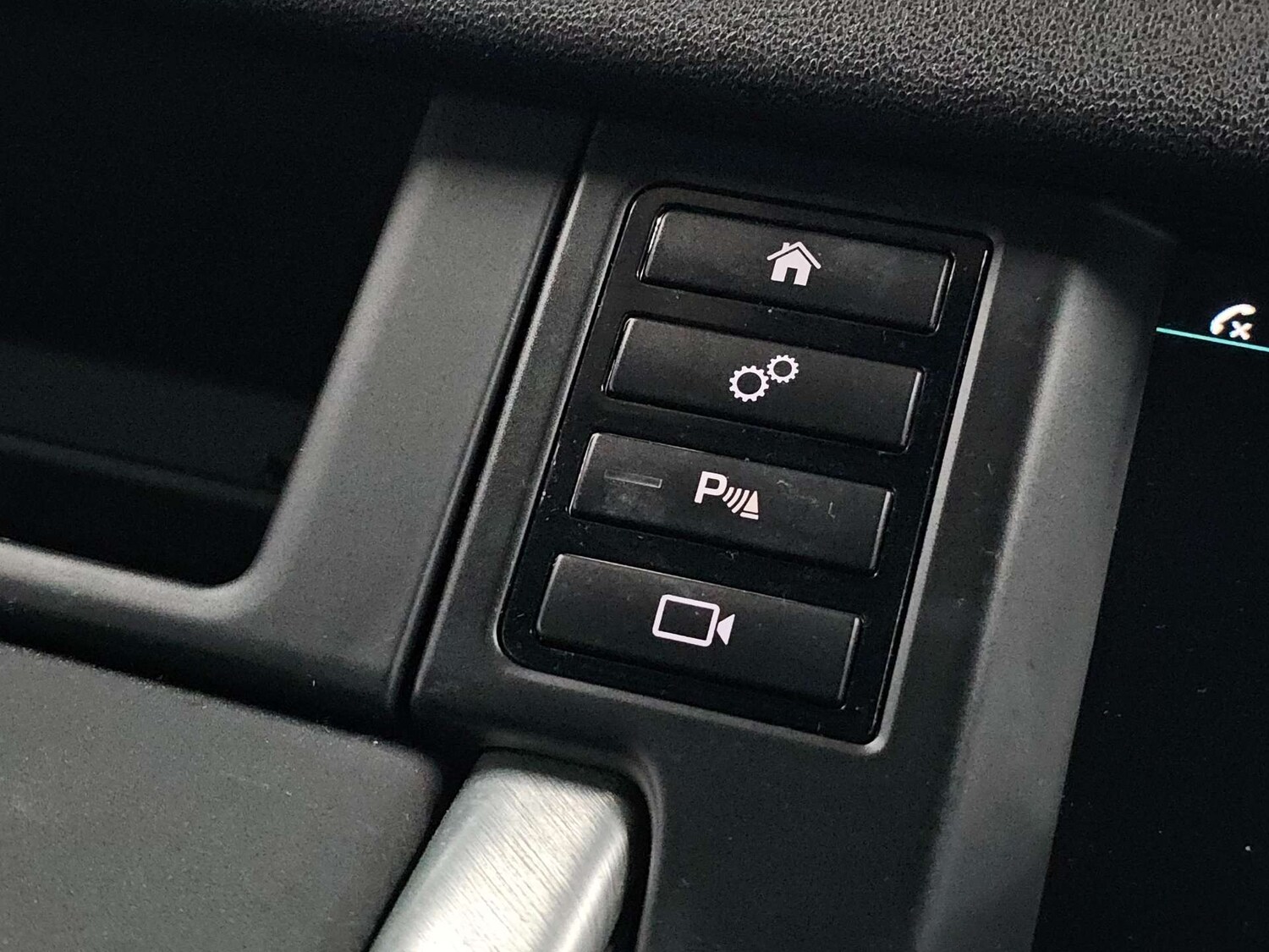 Used Land Rover Discovery Sport 2016 for sale - 77905834: Photo 60