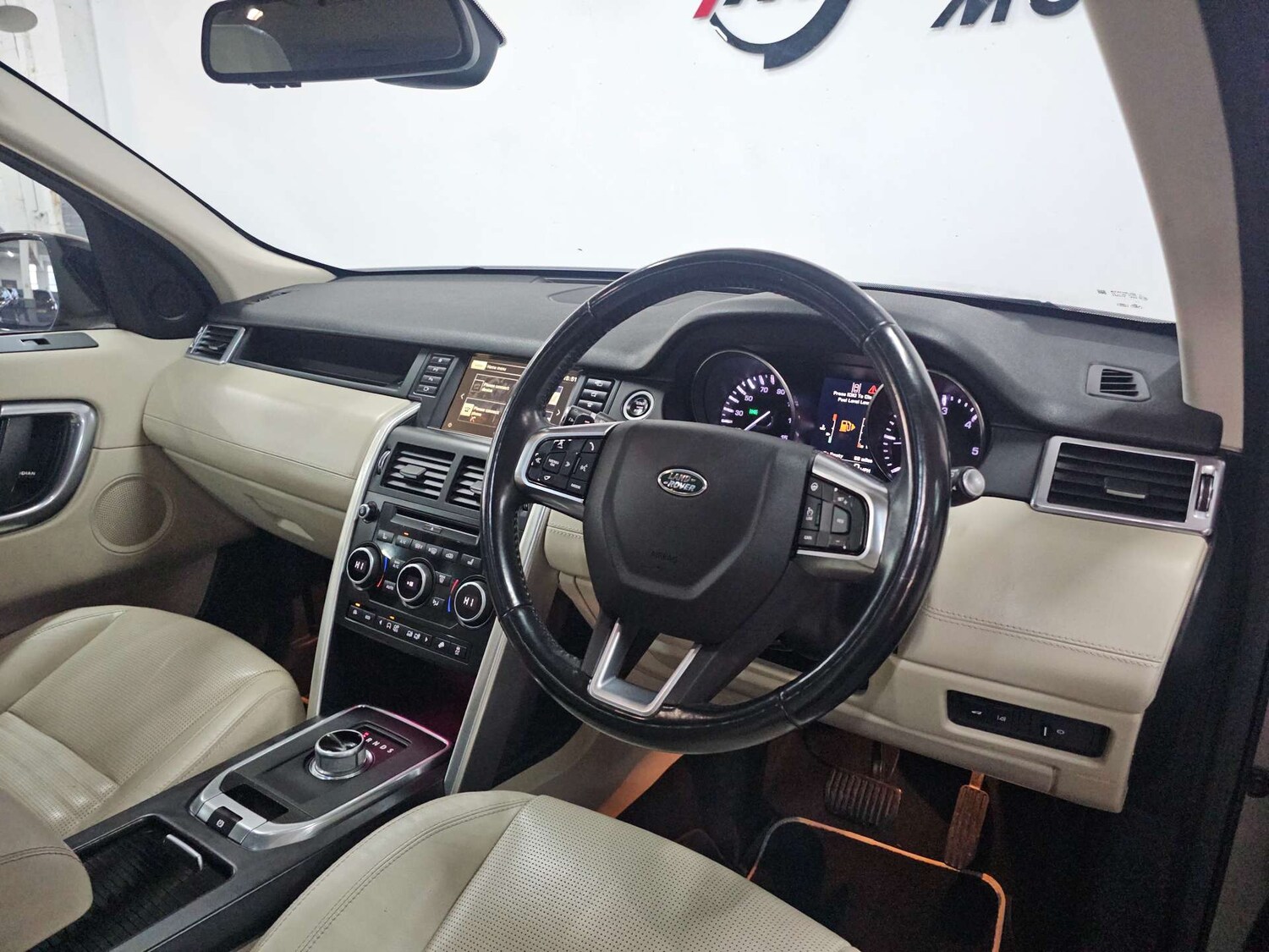 Used Land Rover Discovery Sport 2016 for sale - 77905849: Photo 12