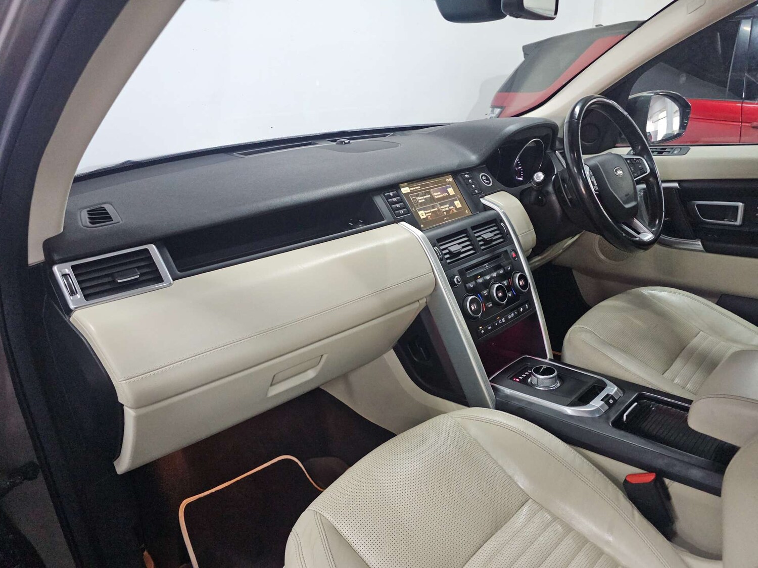 Used Land Rover Discovery Sport 2016 for sale - 77905849: Photo 18