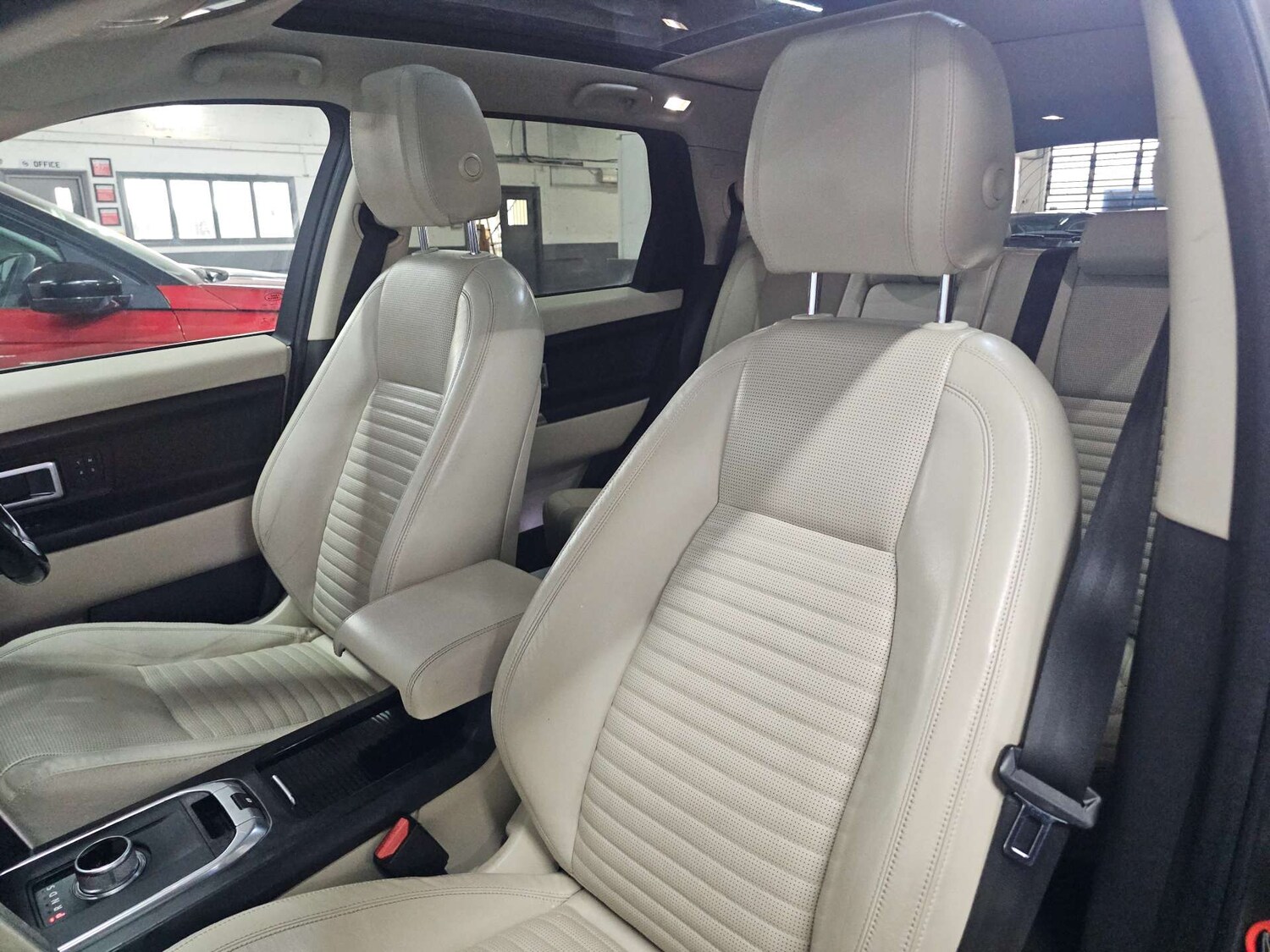 Used Land Rover Discovery Sport 2016 for sale - 77905849: Photo 19