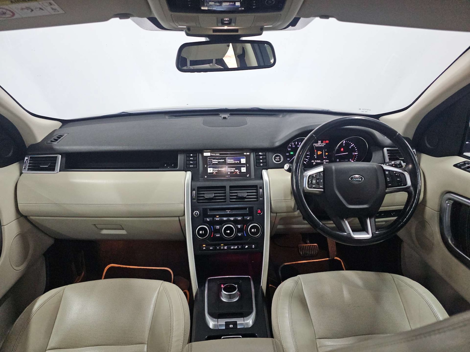 Used Land Rover Discovery Sport 2016 for sale - 77905849: Photo 2