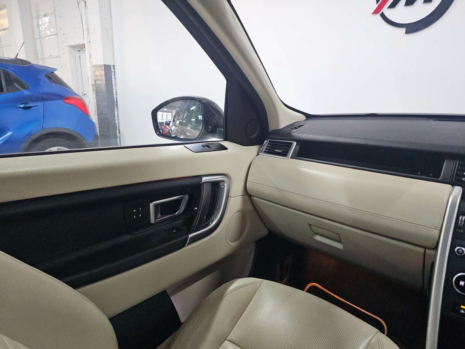 Used Land Rover Discovery Sport 2016 for sale - 77905849: Photo 25