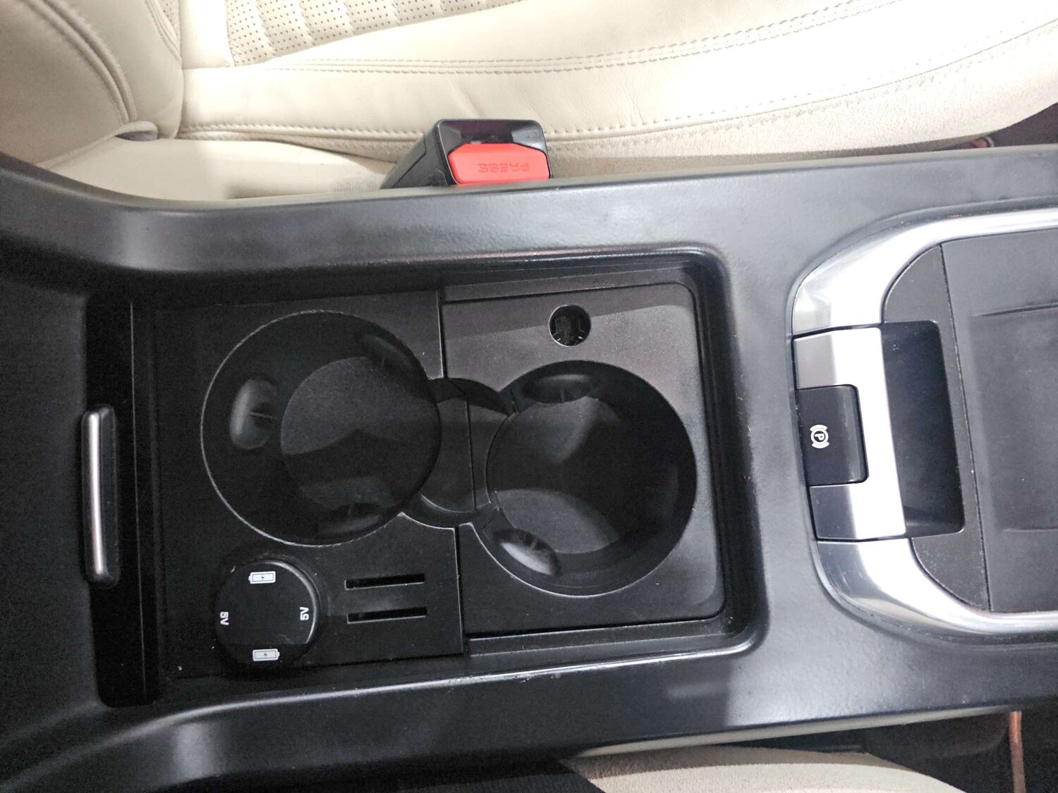 Used Land Rover Discovery Sport 2016 for sale - 77905849: Photo 38