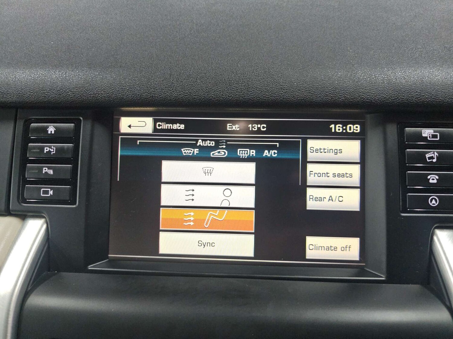 Used Land Rover Discovery Sport 2016 for sale - 77905849: Photo 49