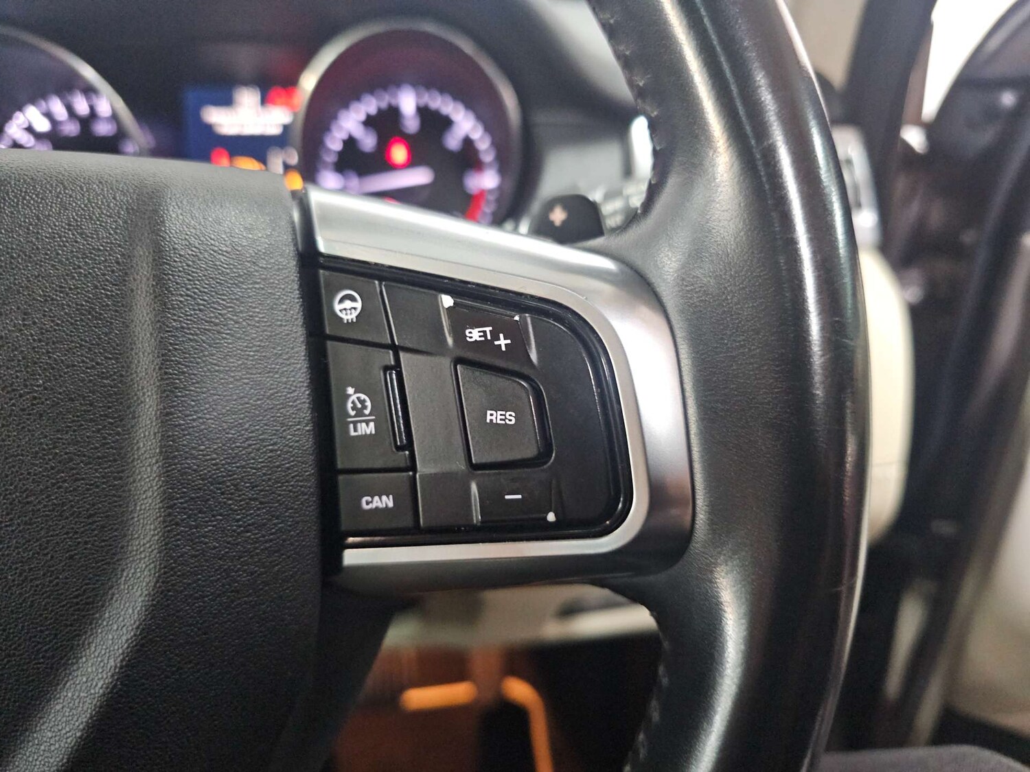 Used Land Rover Discovery Sport 2016 for sale - 77905849: Photo 61