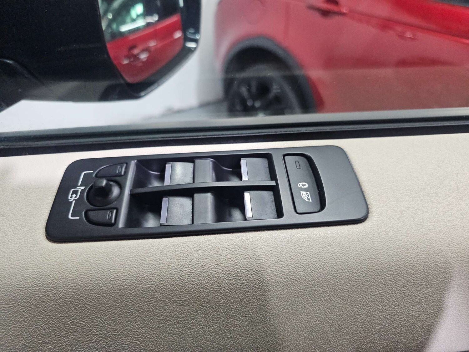 Used Land Rover Discovery Sport 2016 for sale - 77905849: Photo 63