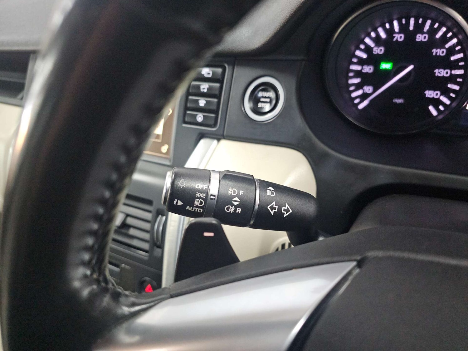 Used Land Rover Discovery Sport 2016 for sale - 77905849: Photo 65