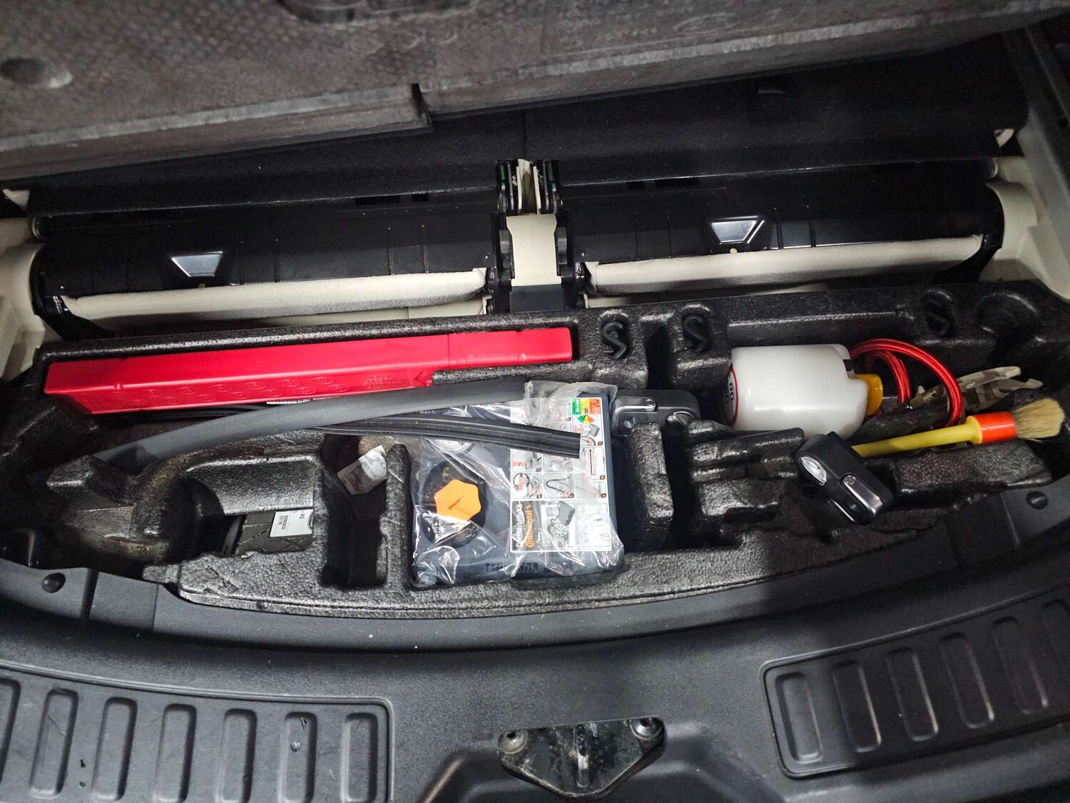 Used Land Rover Discovery Sport 2016 for sale - 77905849: Photo 90