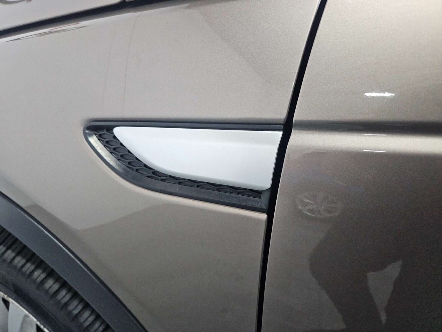 Used Land Rover Discovery Sport 2016 for sale - 77905849: Photo 94