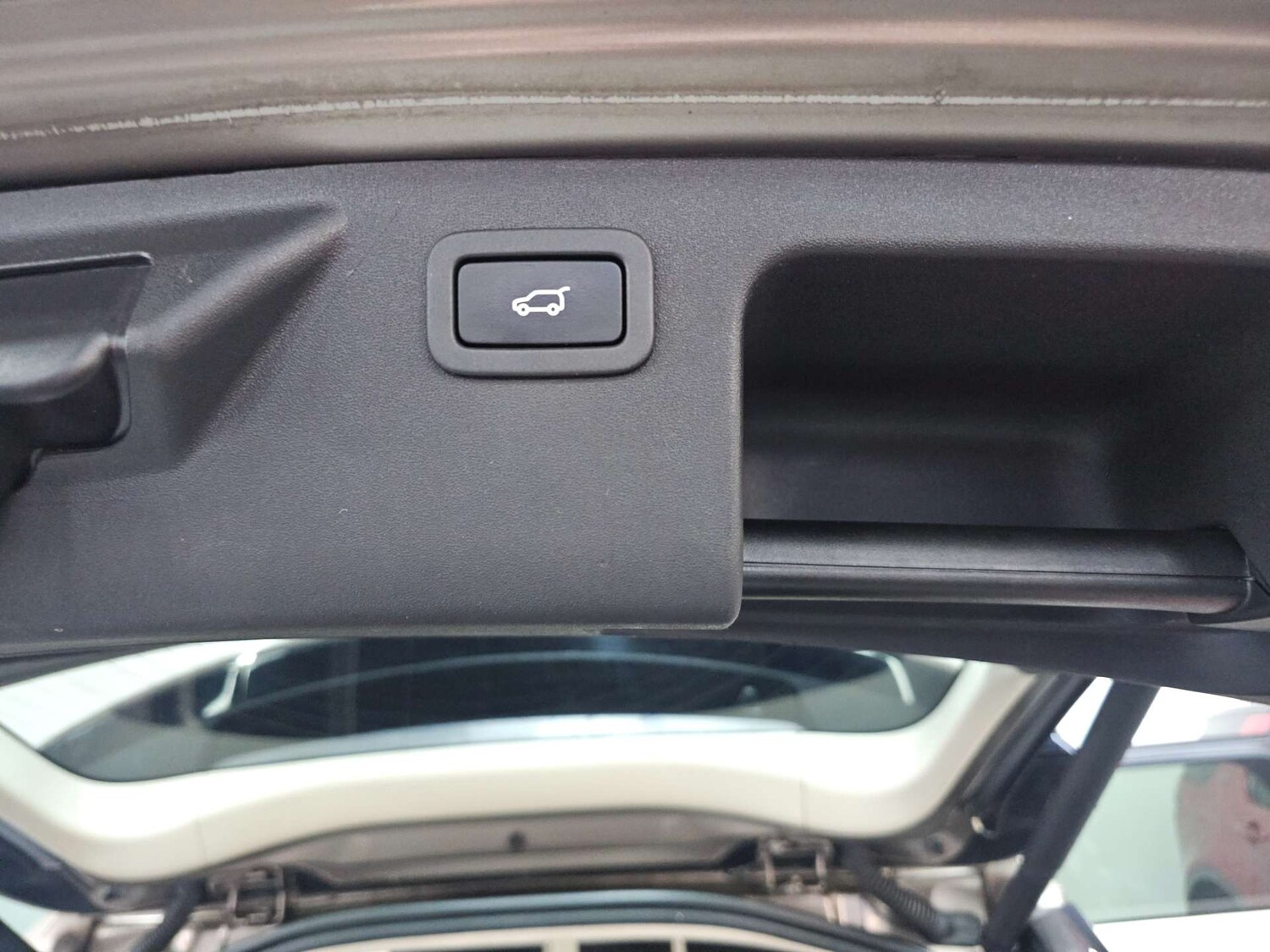 Used Land Rover Discovery Sport 2016 for sale - 77905849: Photo 97