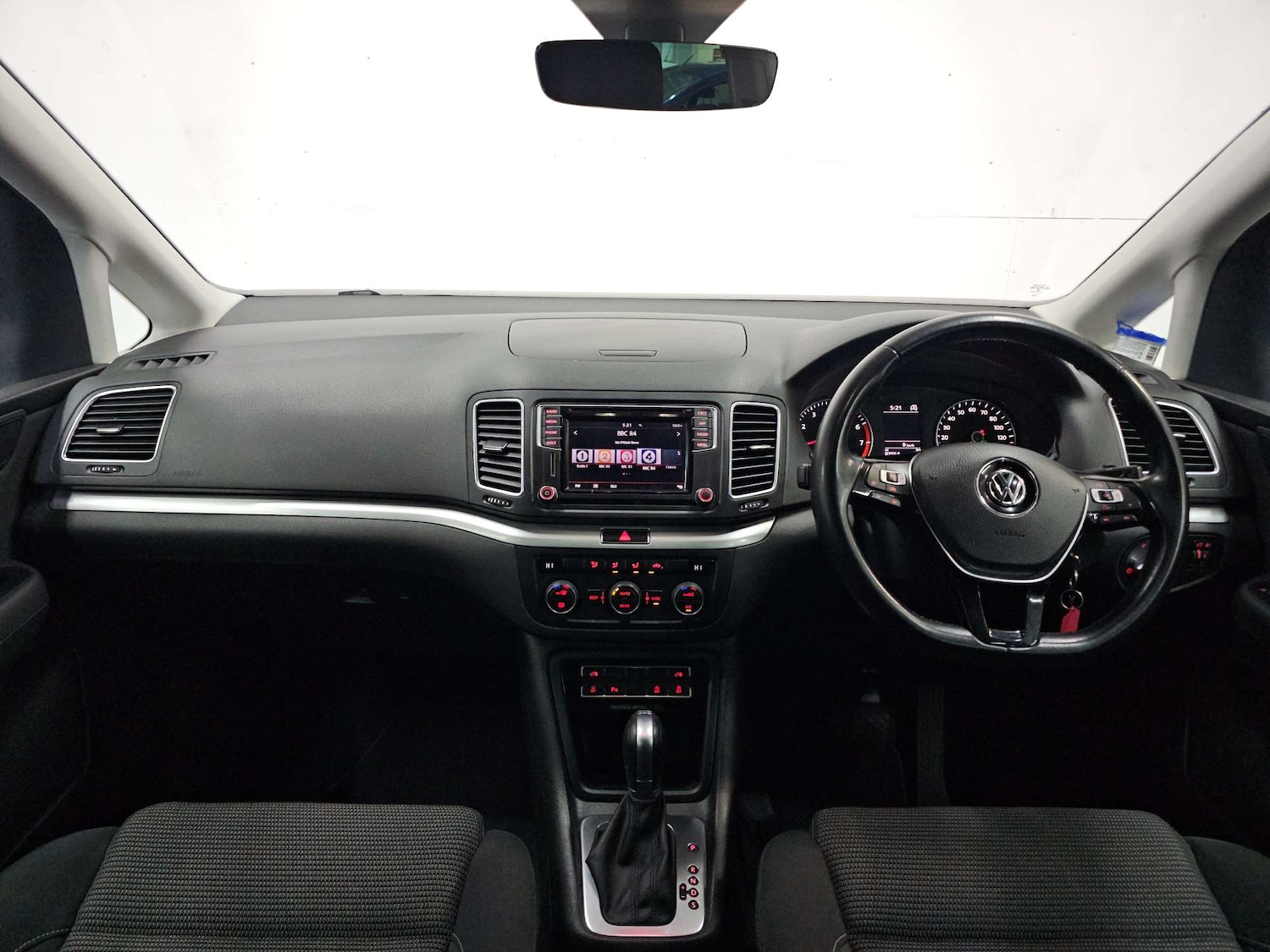 Used Volkswagen Sharan 2019 for sale - 77905942: Photo 2