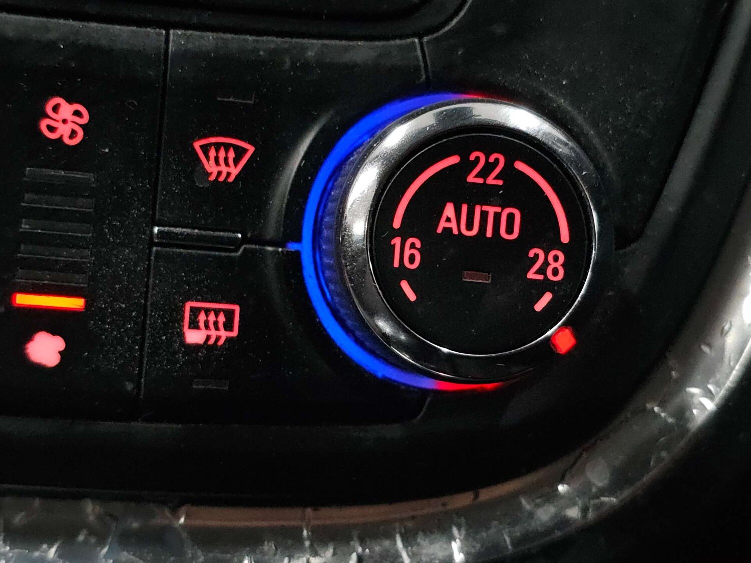 Used Vauxhall Mokka 2015 for sale - 77905758: Photo 42