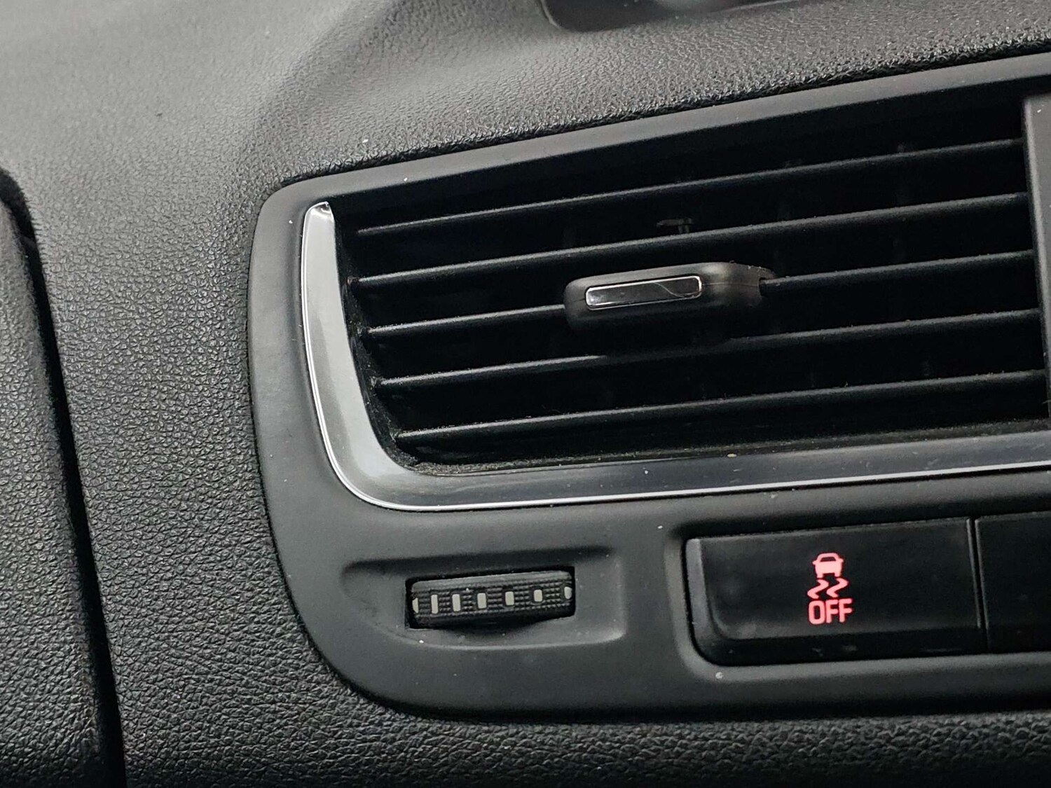 Used Vauxhall Mokka 2015 for sale - 77905758: Photo 44