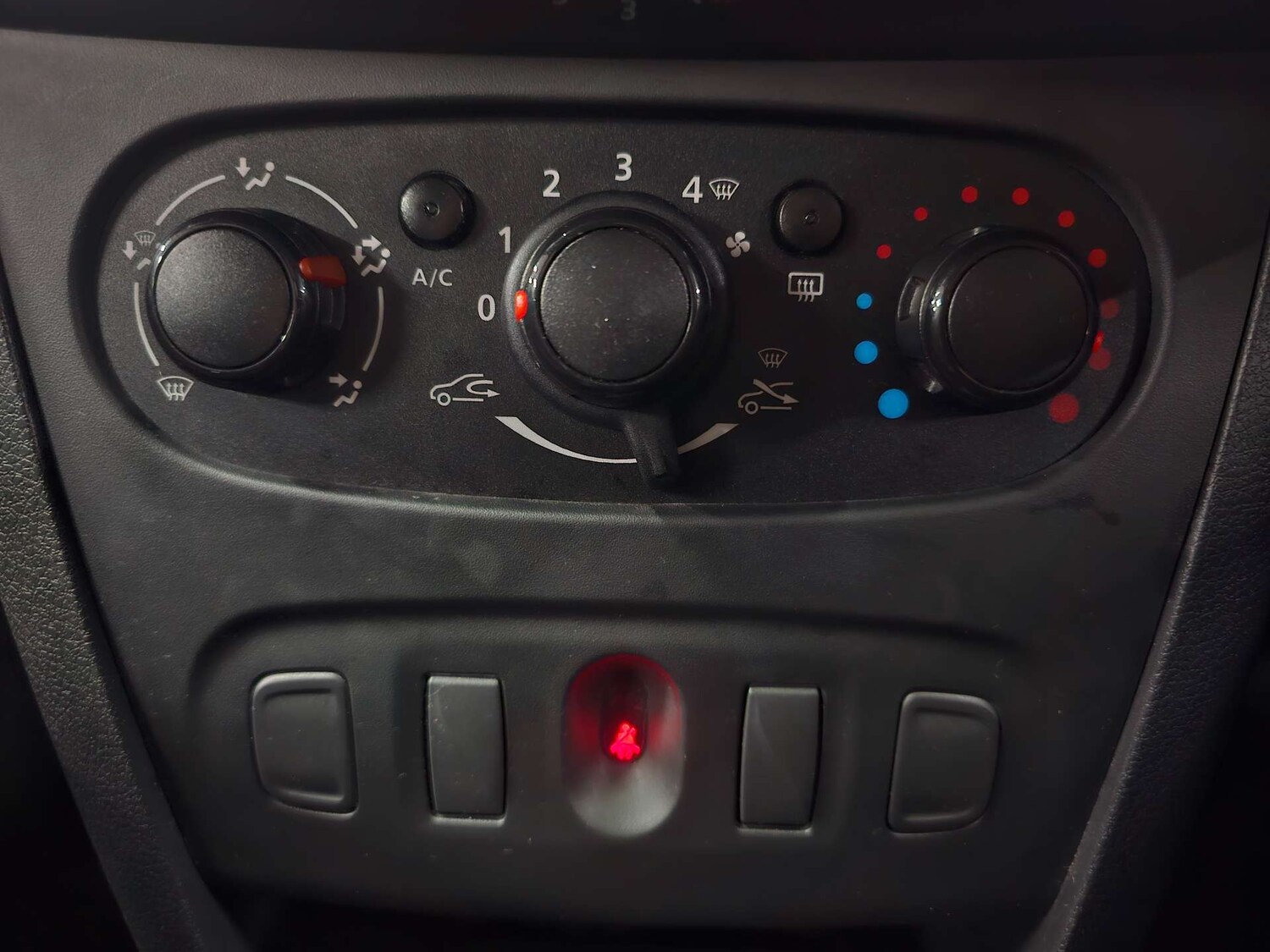 Used Dacia Sandero 2017 for sale - 78223457: Photo 33