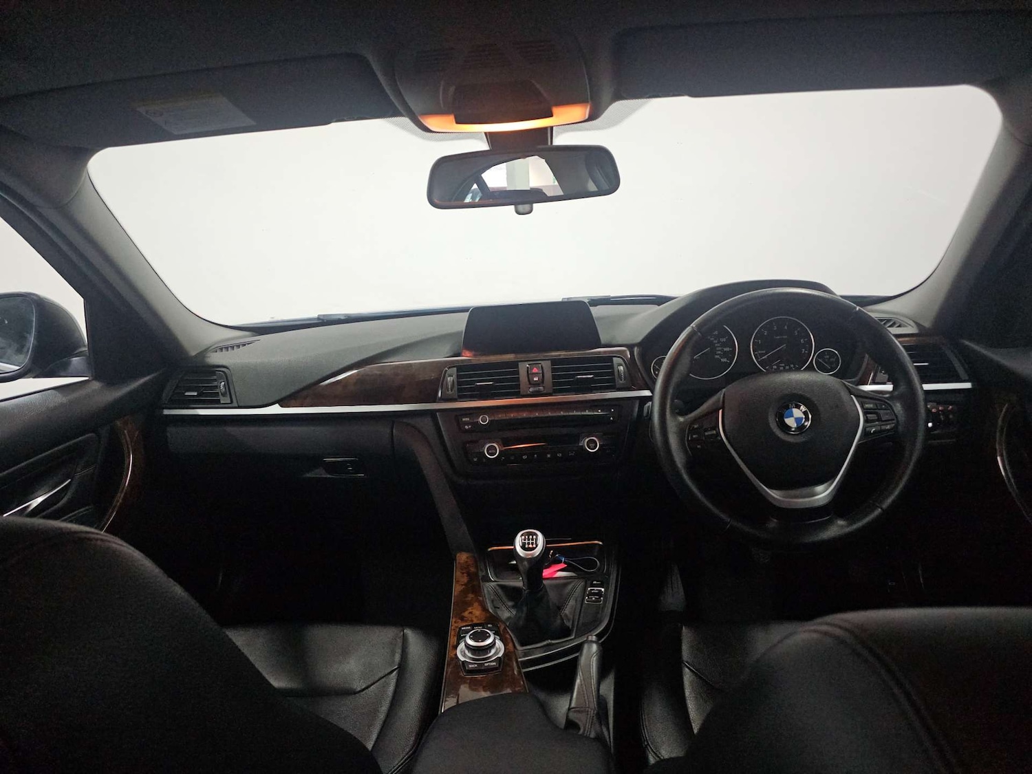 Used BMW 3 Series 2013 for sale - 77926996: Photo 2