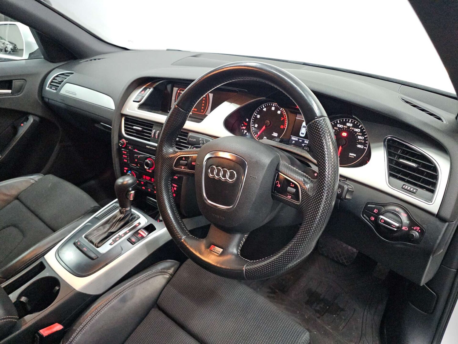 Used Audi A4 2010 for sale - 77905889: Photo 14