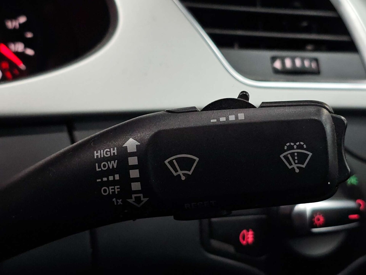 Used Audi A4 2010 for sale - 77905889: Photo 39