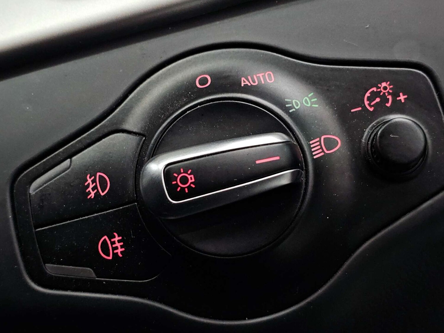 Used Audi A4 2010 for sale - 77905889: Photo 43