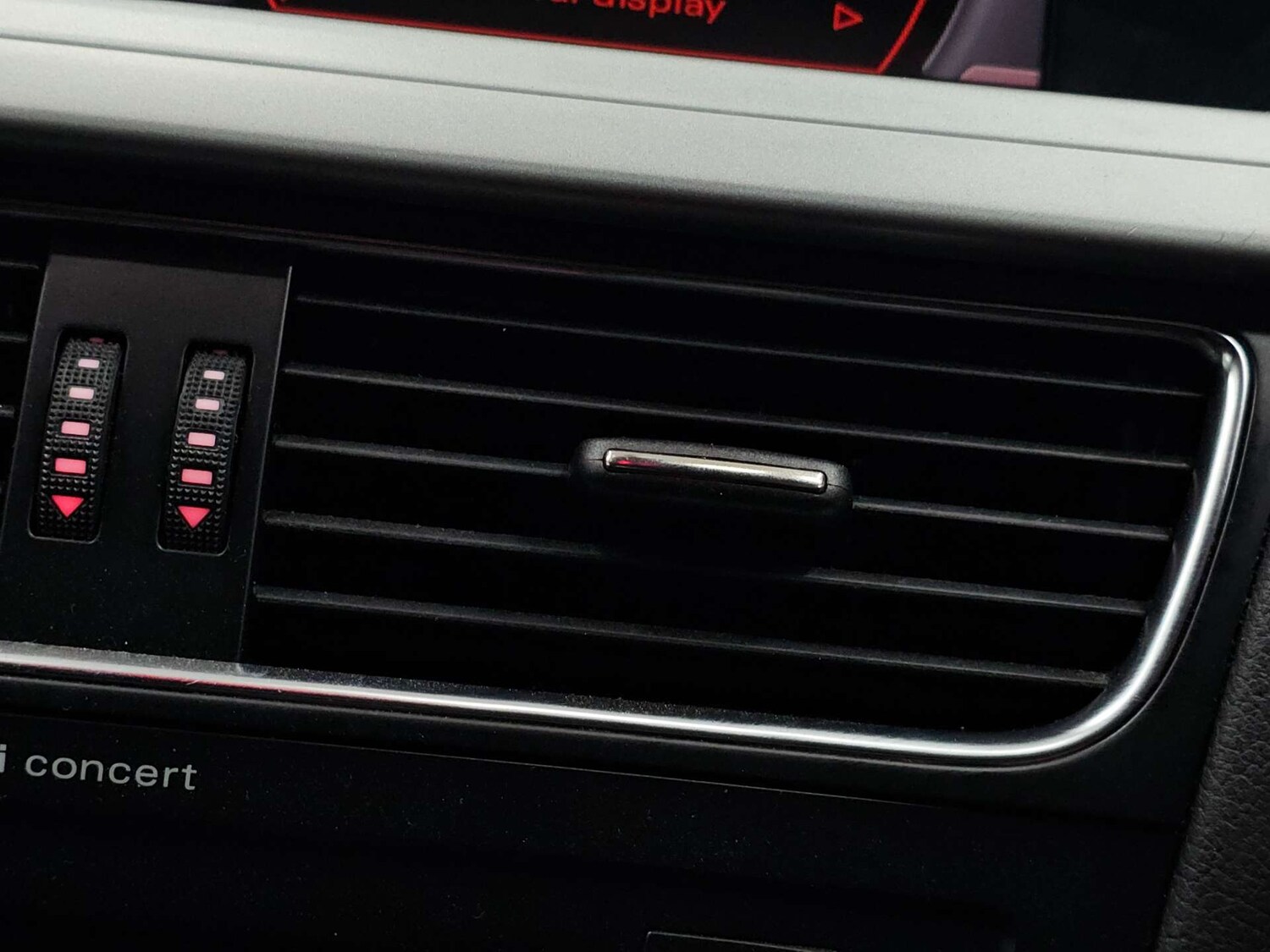 Used Audi A4 2010 for sale - 77905889: Photo 65