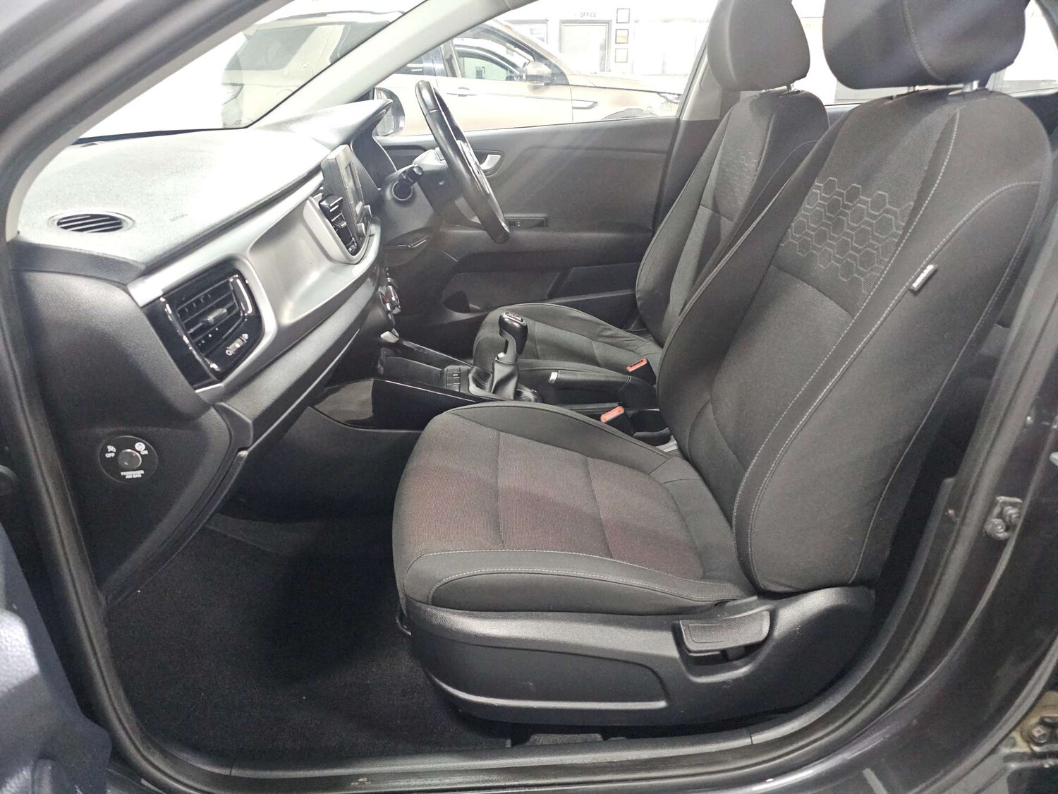 Used Kia Rio 2017 for sale - 77905859: Photo 20