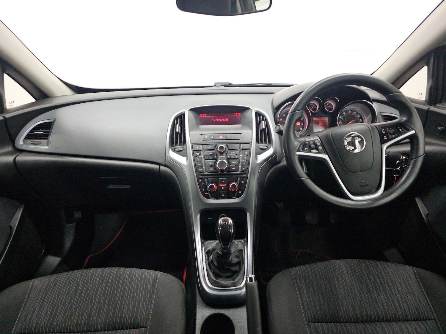 Used Vauxhall Astra GTC 2015 for sale - 78162735: Photo 2