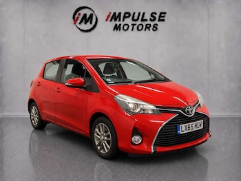 Used Toyota Yaris 2015 for sale - 79383138: Photo