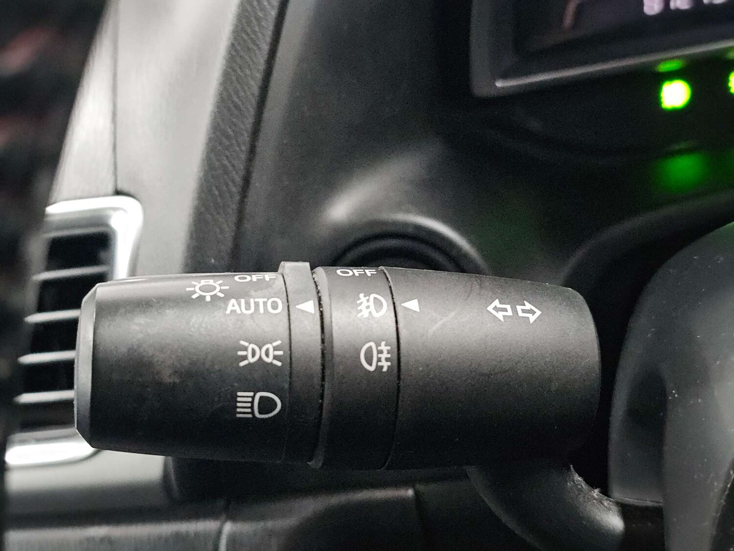 Used Mazda Mazda3 2014 for sale - 77905842: Photo 55