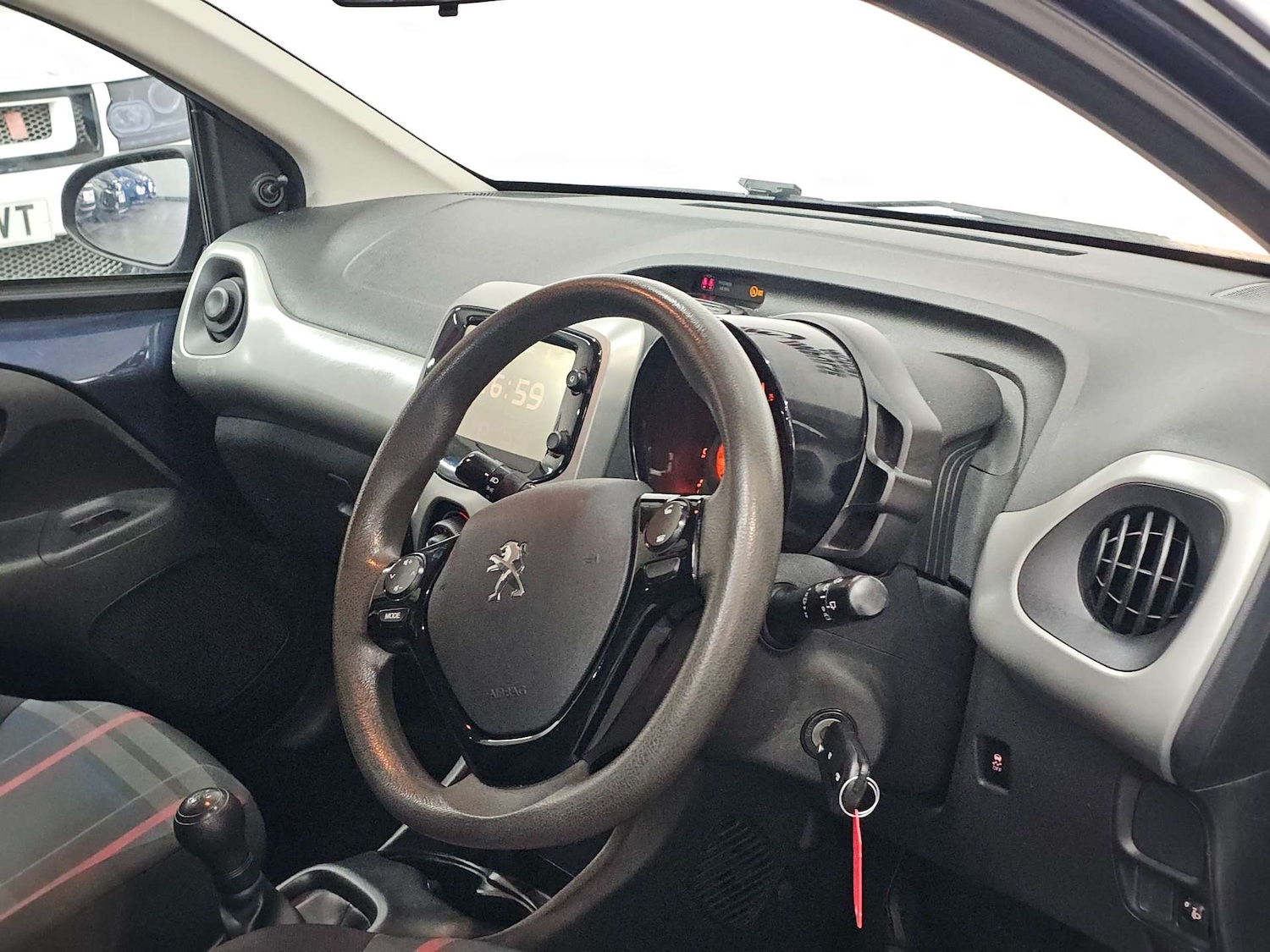 Used Peugeot 108 2014 for sale - 77905773: Photo 12