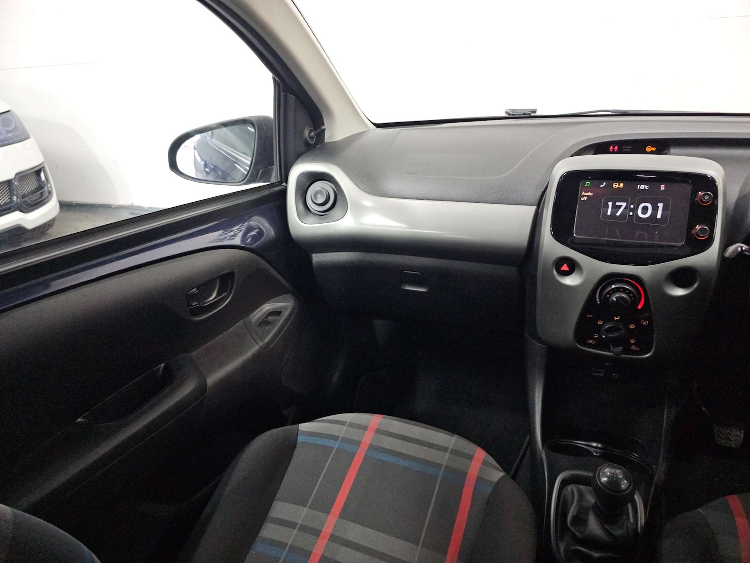 Used Peugeot 108 2014 for sale - 77905773: Photo 26