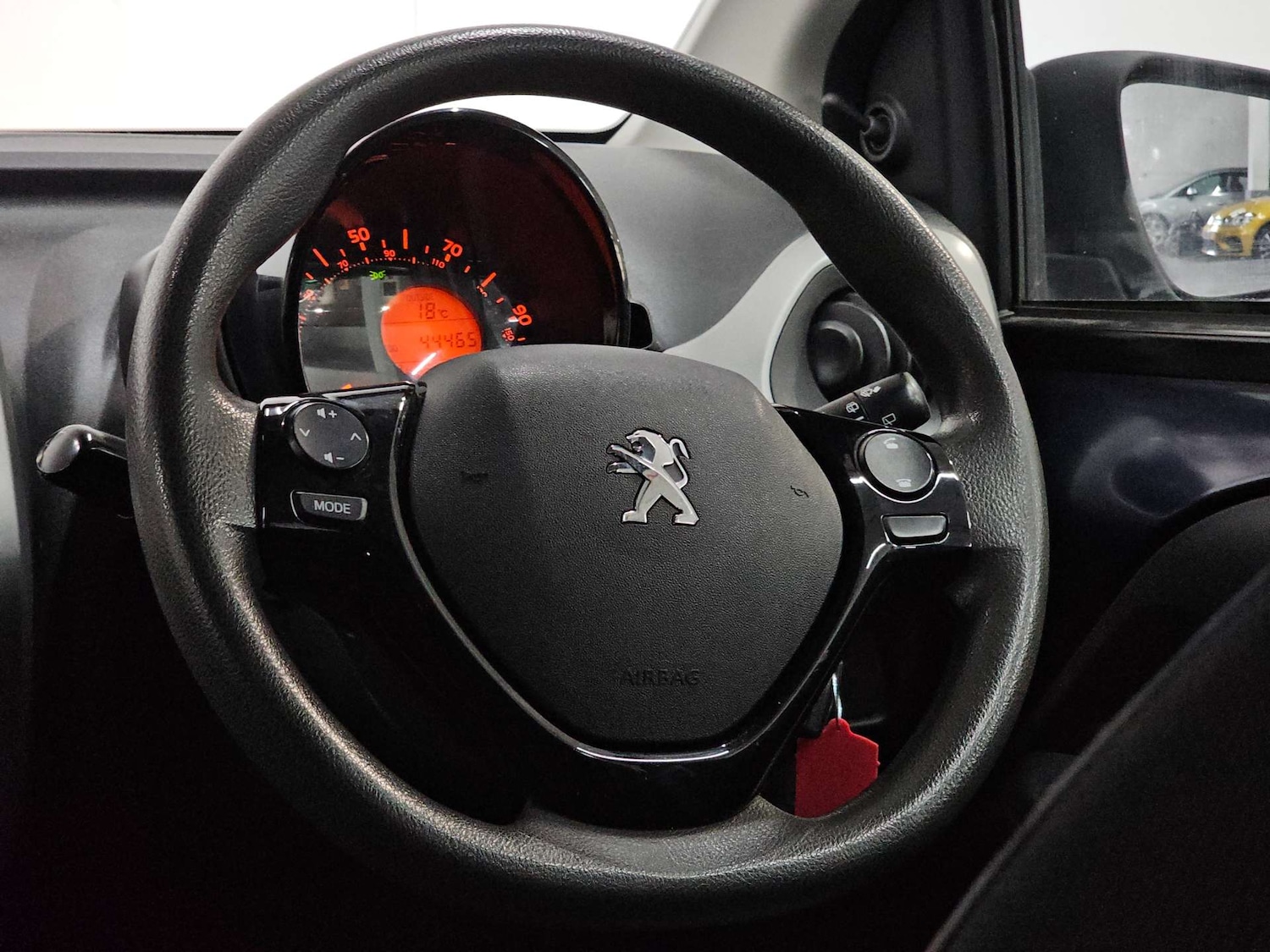 Used Peugeot 108 2014 for sale - 77905773: Photo 27