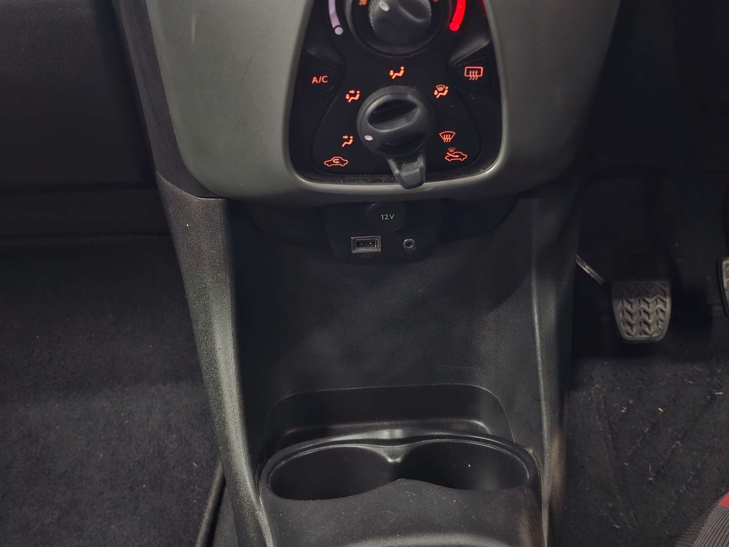 Used Peugeot 108 2014 for sale - 77905773: Photo 29