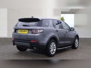 Used Land Rover Discovery Sport 2016 for sale - 79198729: Photo