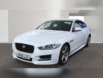 Used Jaguar XE 2016 for sale - 79137759: Photo