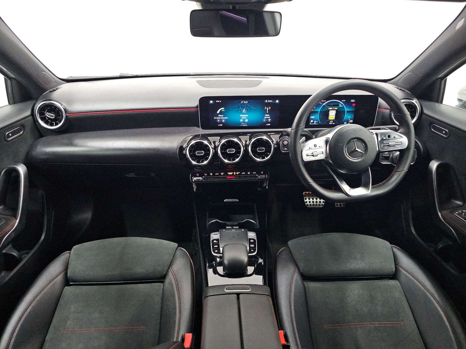 Used Mercedes-Benz A-Class 2018 for sale - 77905946: Photo 2