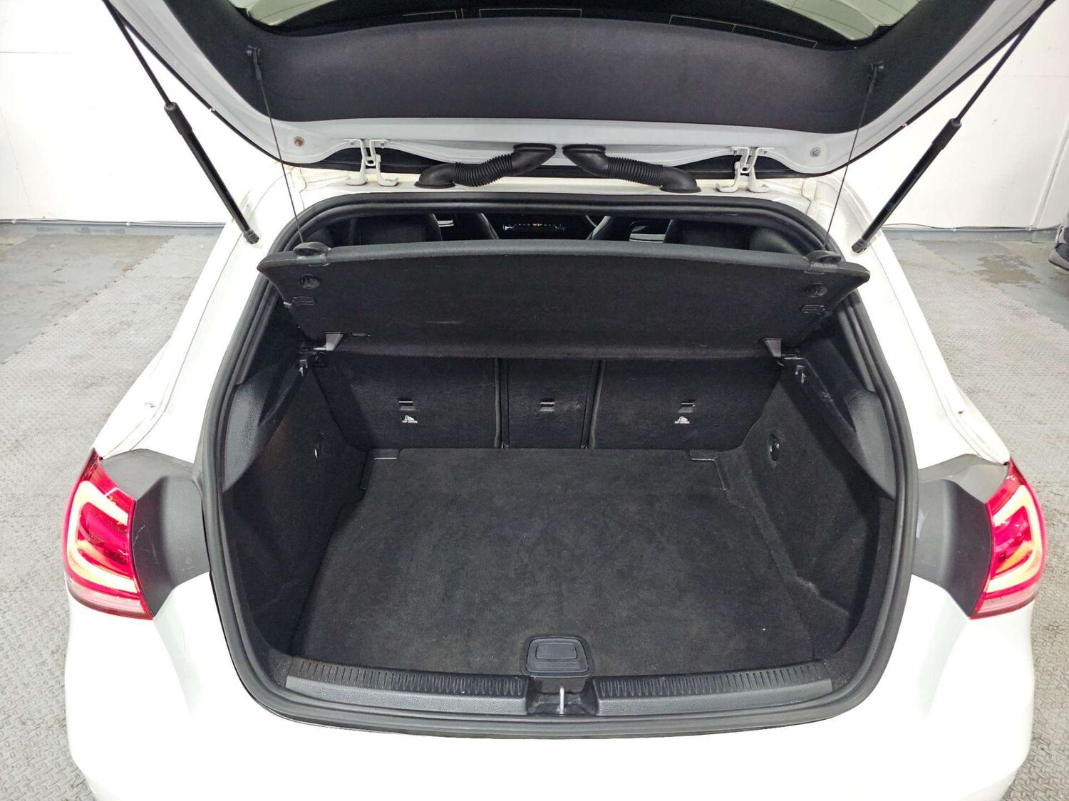 Used Mercedes-Benz A-Class 2018 for sale - 77905946: Photo 97