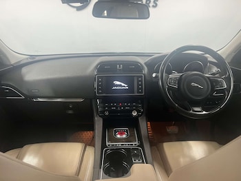 Used Jaguar F-Pace 2016 for sale - 78392592: Photo