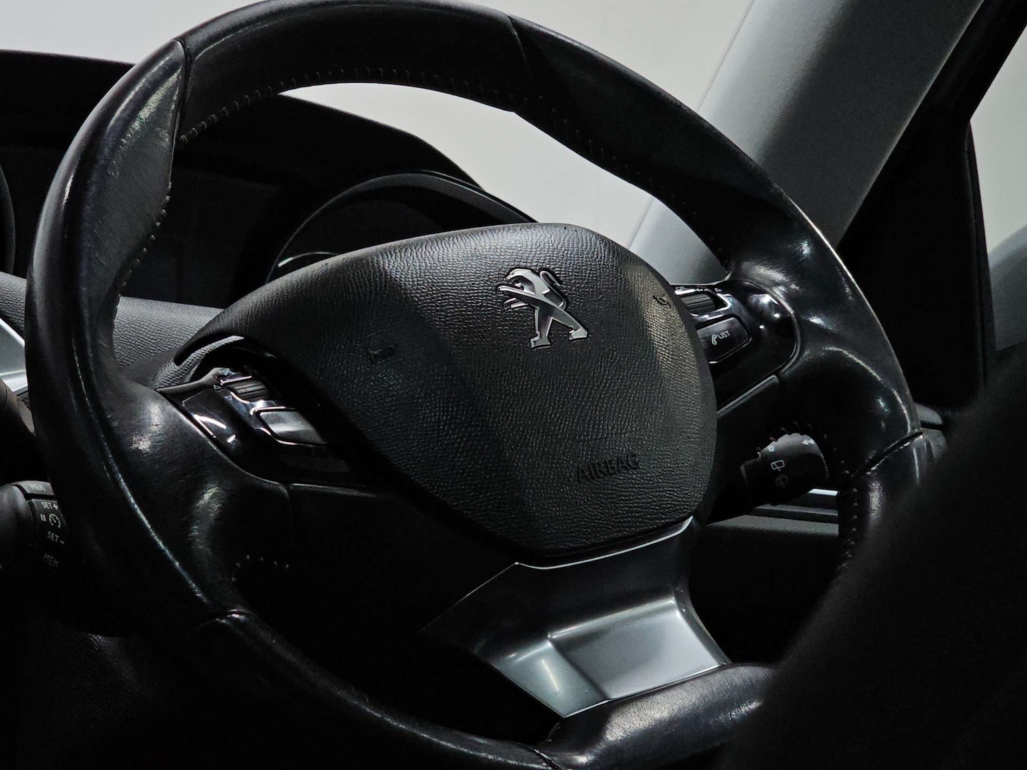 Used Peugeot 308 2014 for sale - 78133407: Photo 52