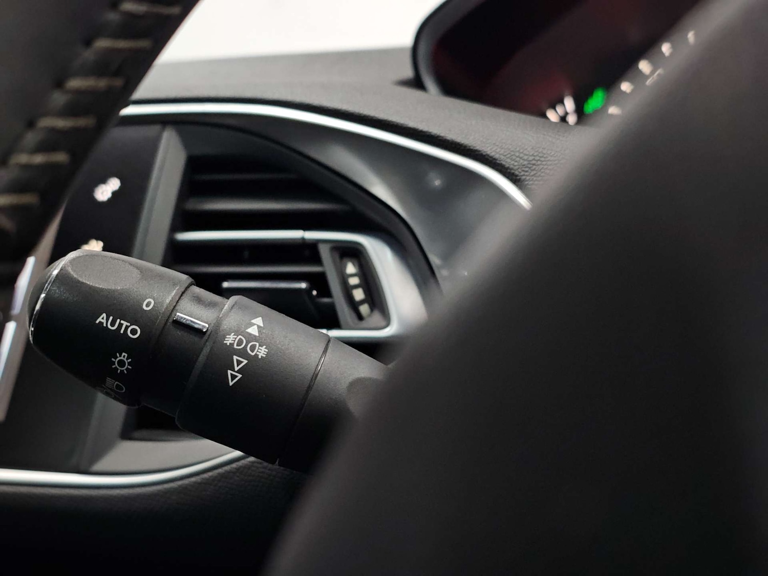 Used Peugeot 308 2014 for sale - 78133407: Photo 76