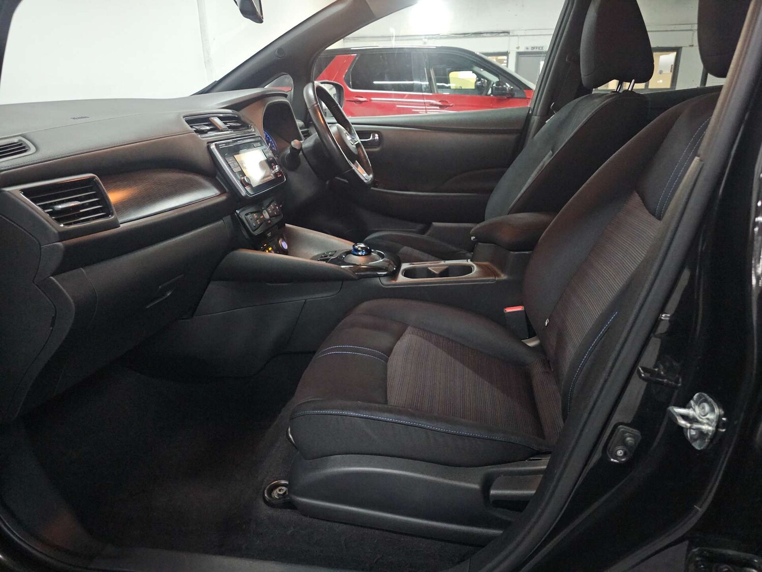 Used Nissan Leaf 2018 for sale - 78133417: Photo 23