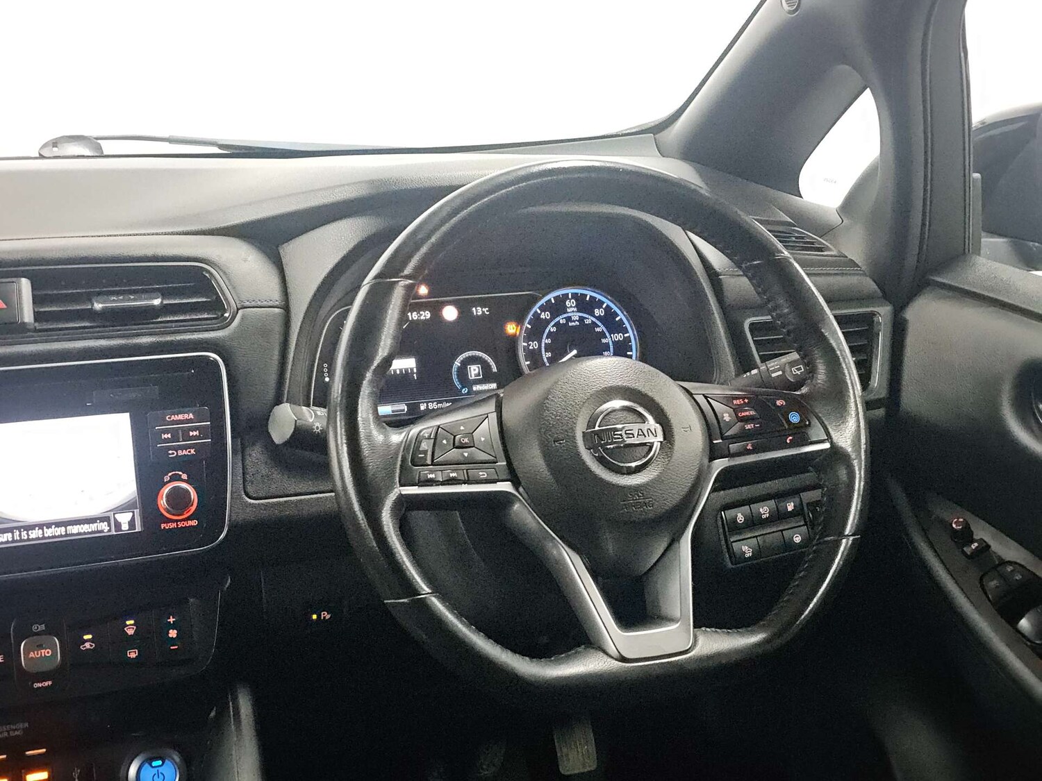 Used Nissan Leaf 2018 for sale - 78133417: Photo 32