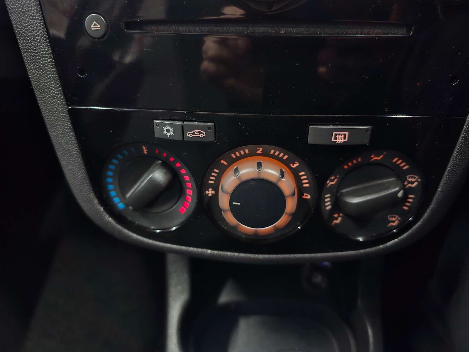 Used Vauxhall Corsa 2010 for sale - 77905829: Photo 33