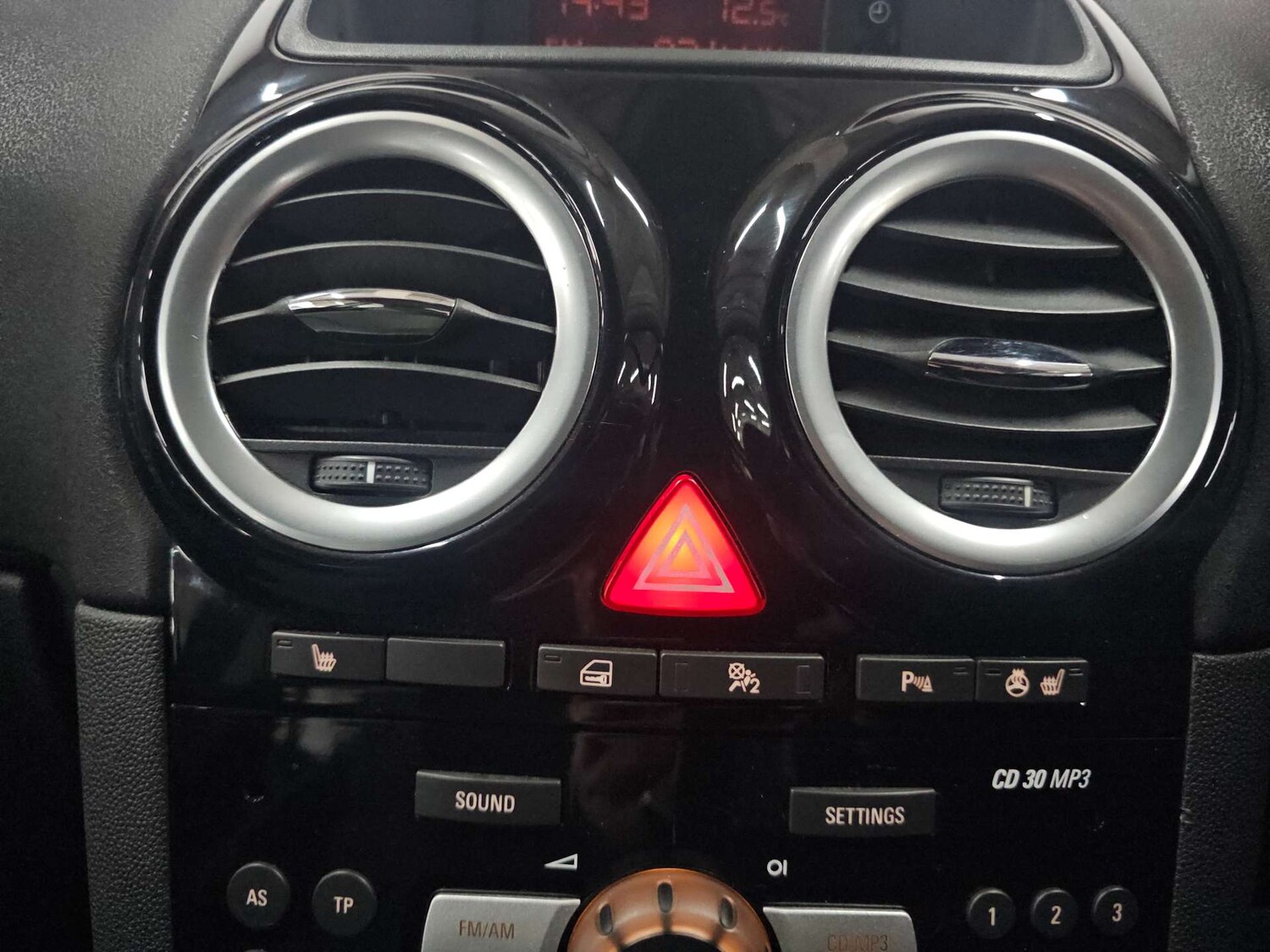 Used Vauxhall Corsa 2010 for sale - 77905829: Photo 35