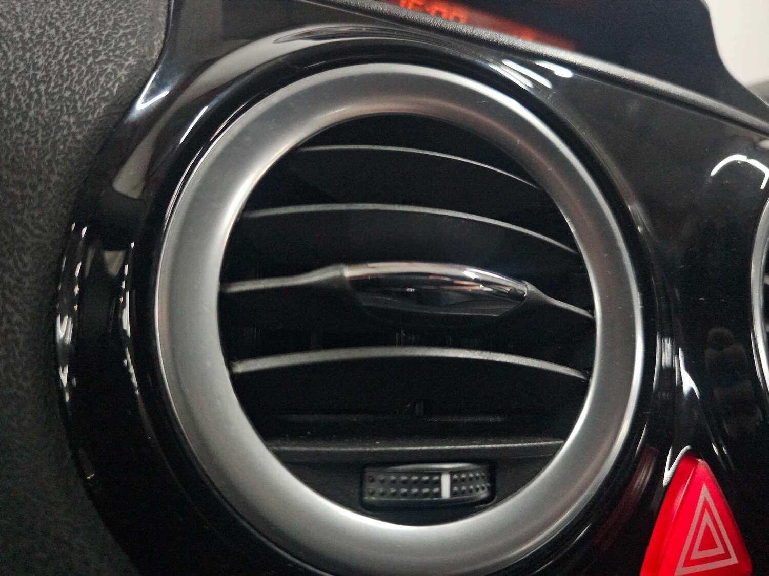 Used Vauxhall Corsa 2010 for sale - 77905829: Photo 39