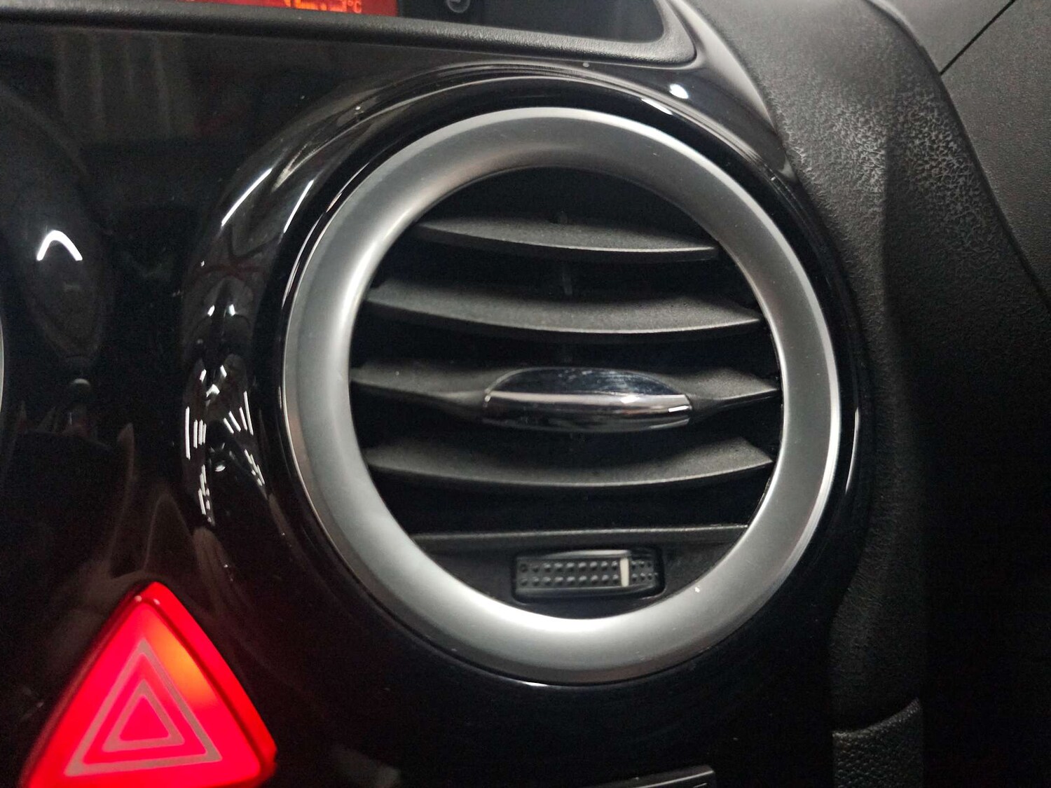 Used Vauxhall Corsa 2010 for sale - 77905829: Photo 40