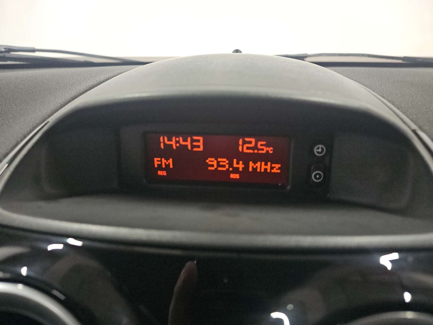 Used Vauxhall Corsa 2010 for sale - 77905829: Photo 41