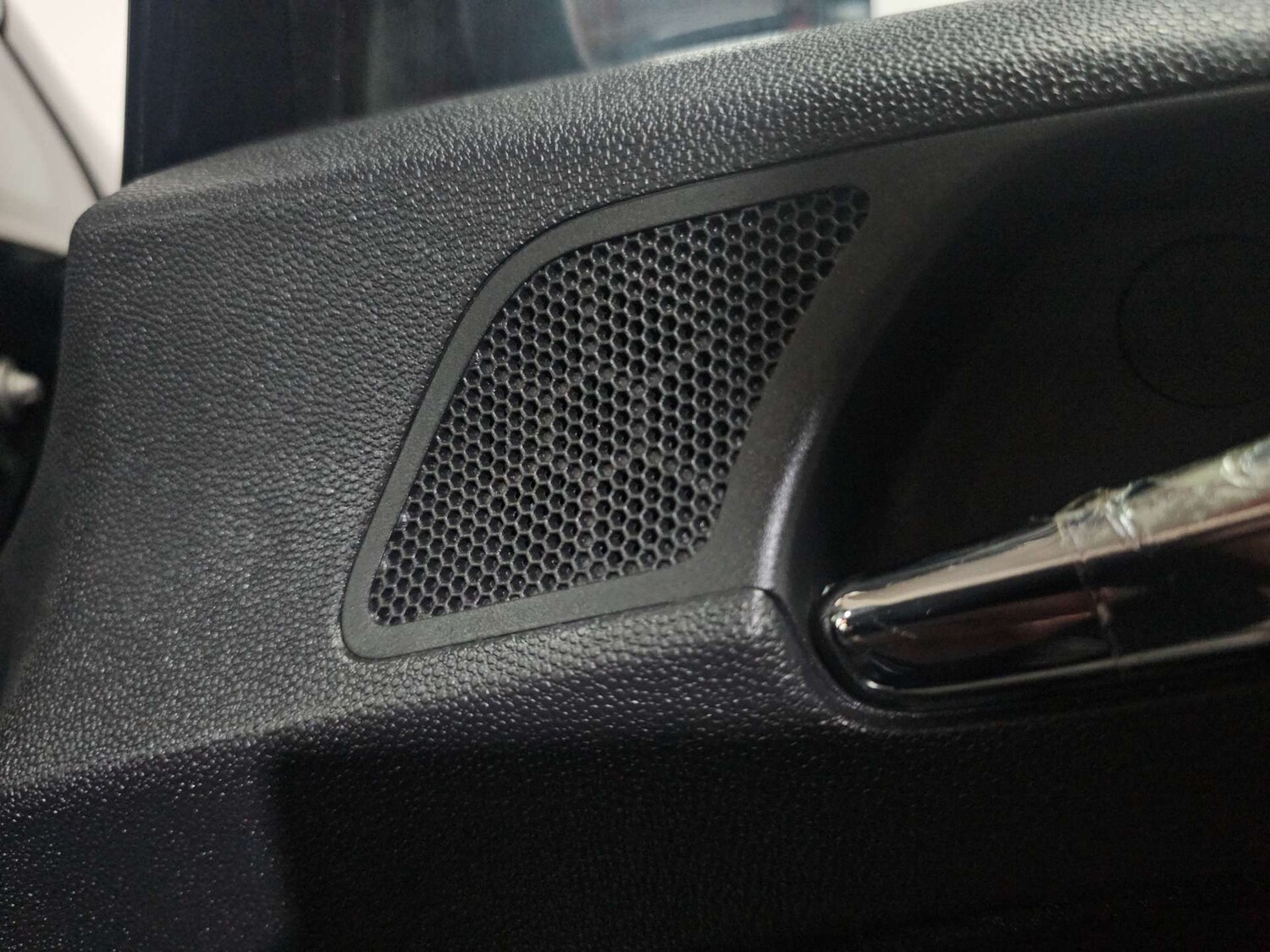 Used Vauxhall Corsa 2010 for sale - 77905829: Photo 42