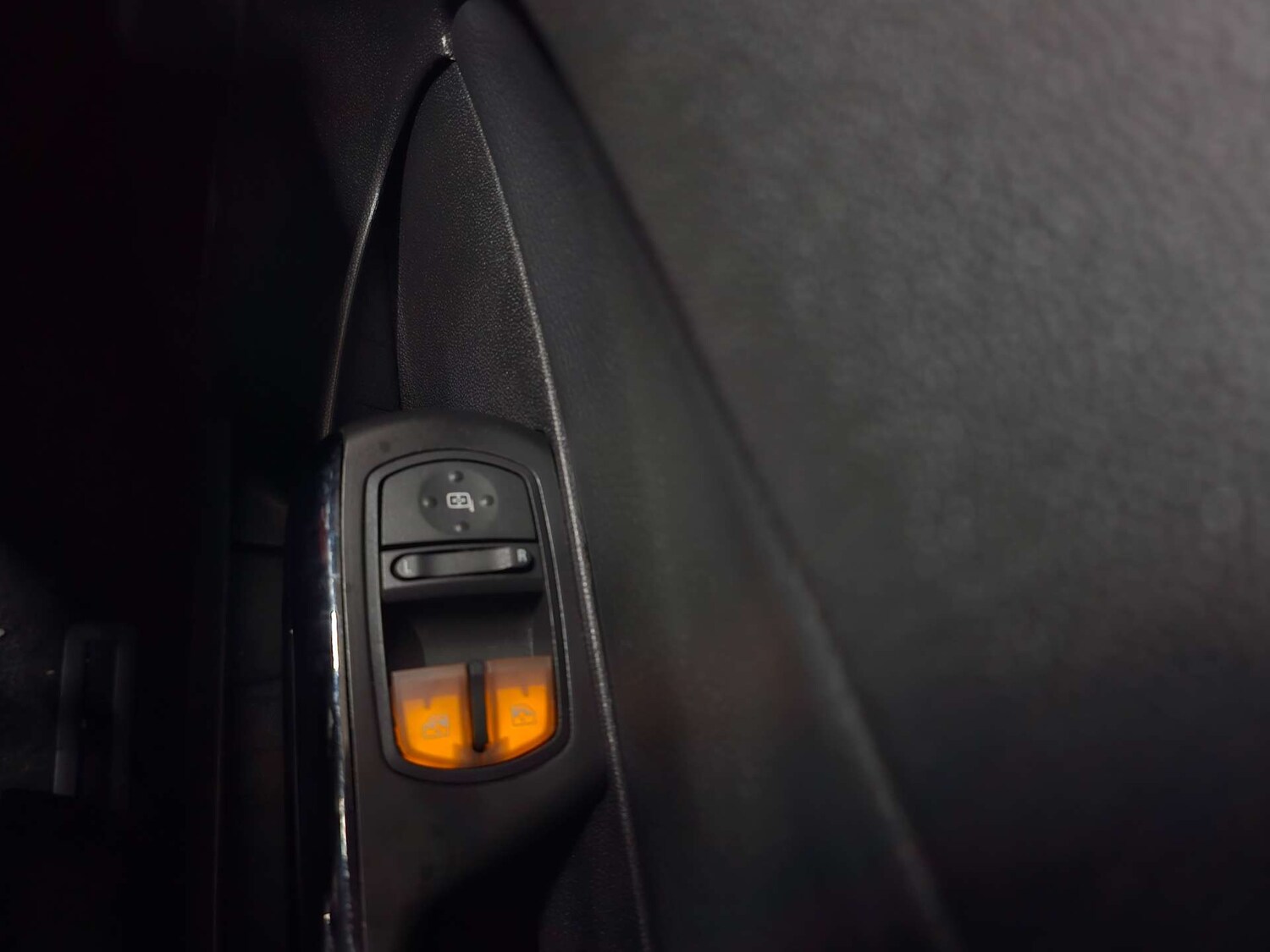 Used Vauxhall Corsa 2010 for sale - 77905829: Photo 44