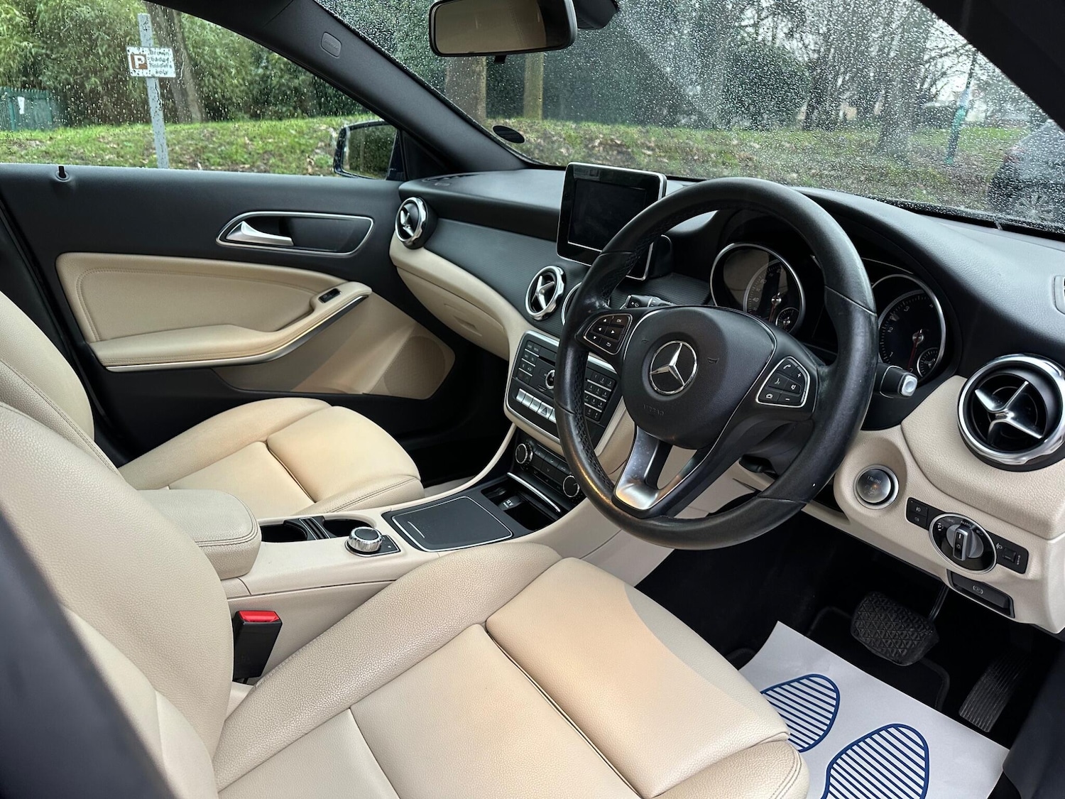 Used Mercedes-Benz GLA for sale - 77496777: Photo 2